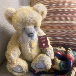 Charlie Bears Honeybunch bear new